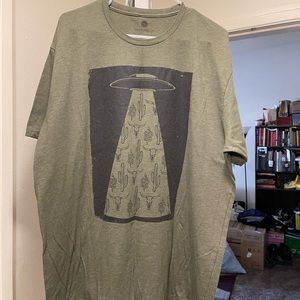 2XL Mens/Unisex Graphic Tee - Olive Green - Southwest/Alien Graphic